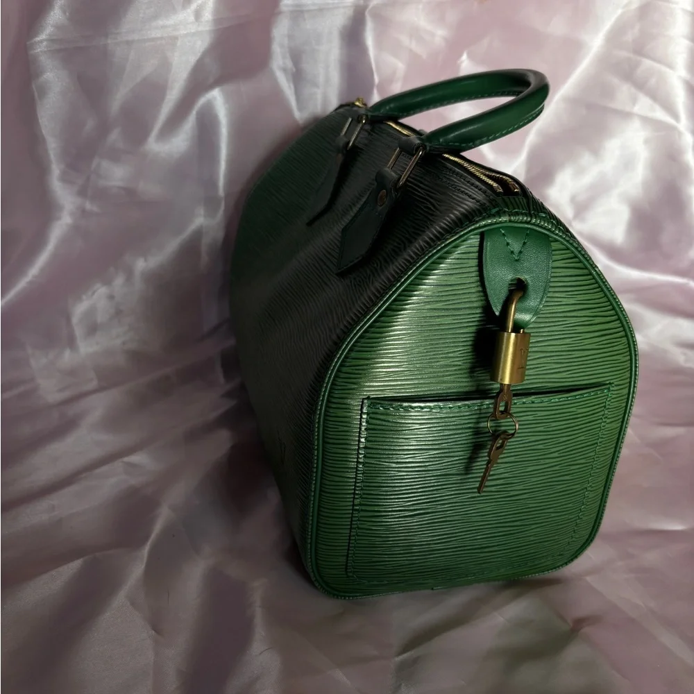 Louis Vuitton Green Epi Leather Speedy 25